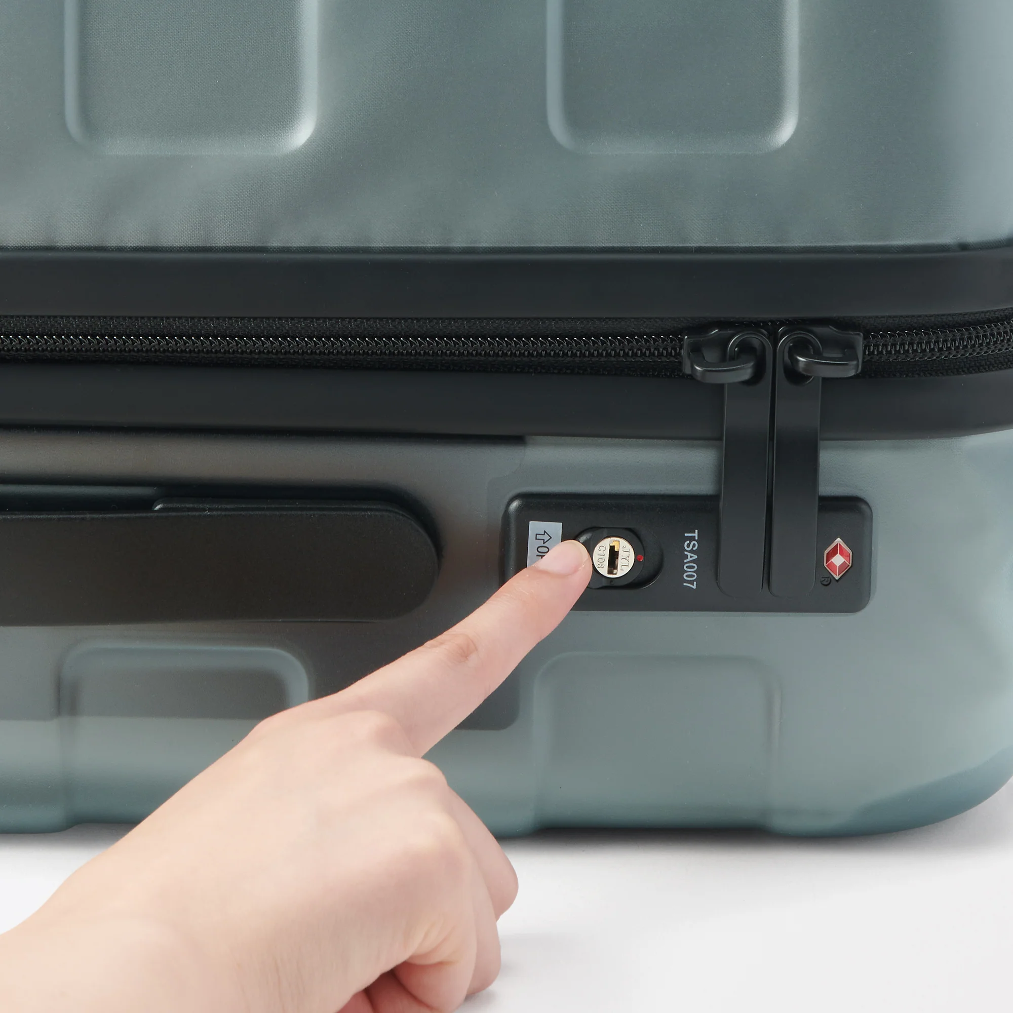 Adjustable Handle Hard Shell Suitcase 36L - Translucent | Carry-On - Image 10