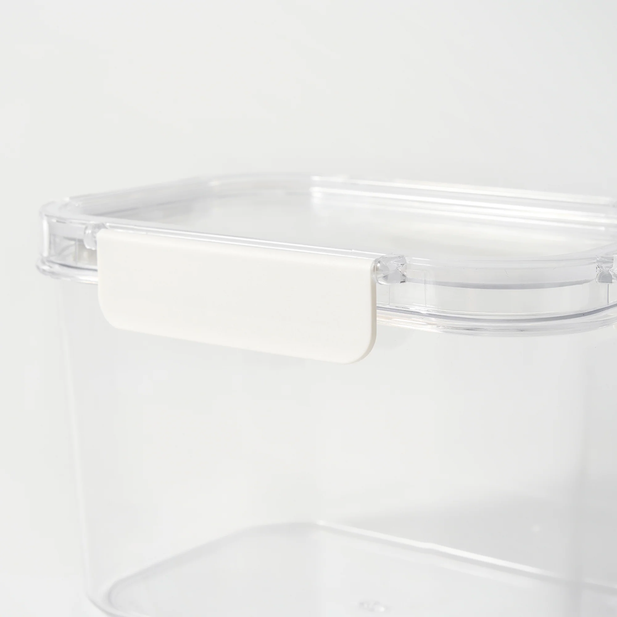 Clear Storage Container - 1.94 L - Image 9