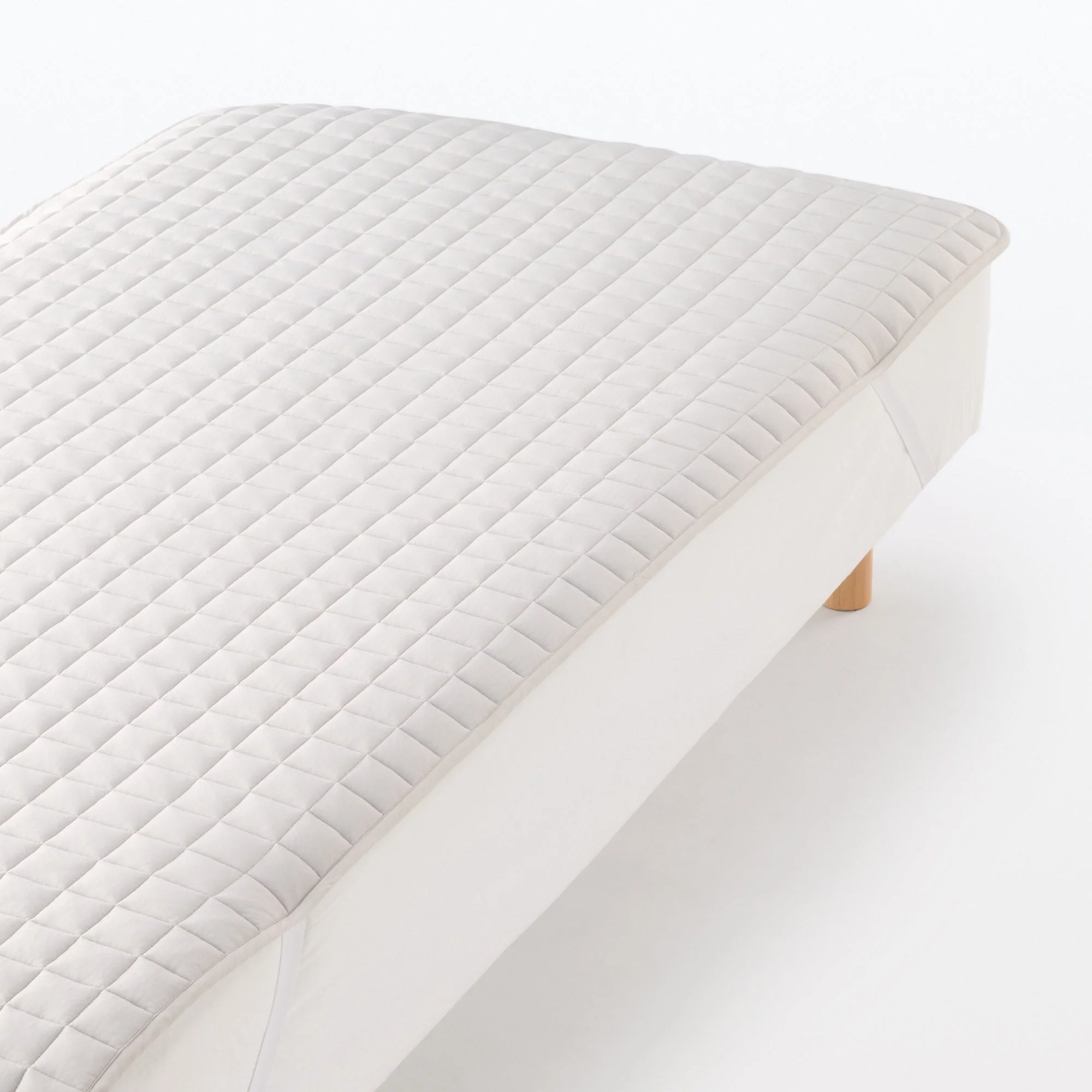 Cool Touch Quilted Pad - Image 7