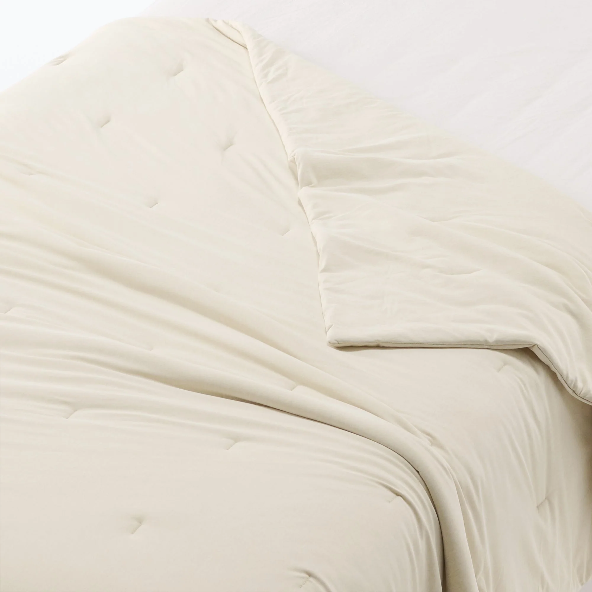 Cool Touch Thin Duvet - Image 12