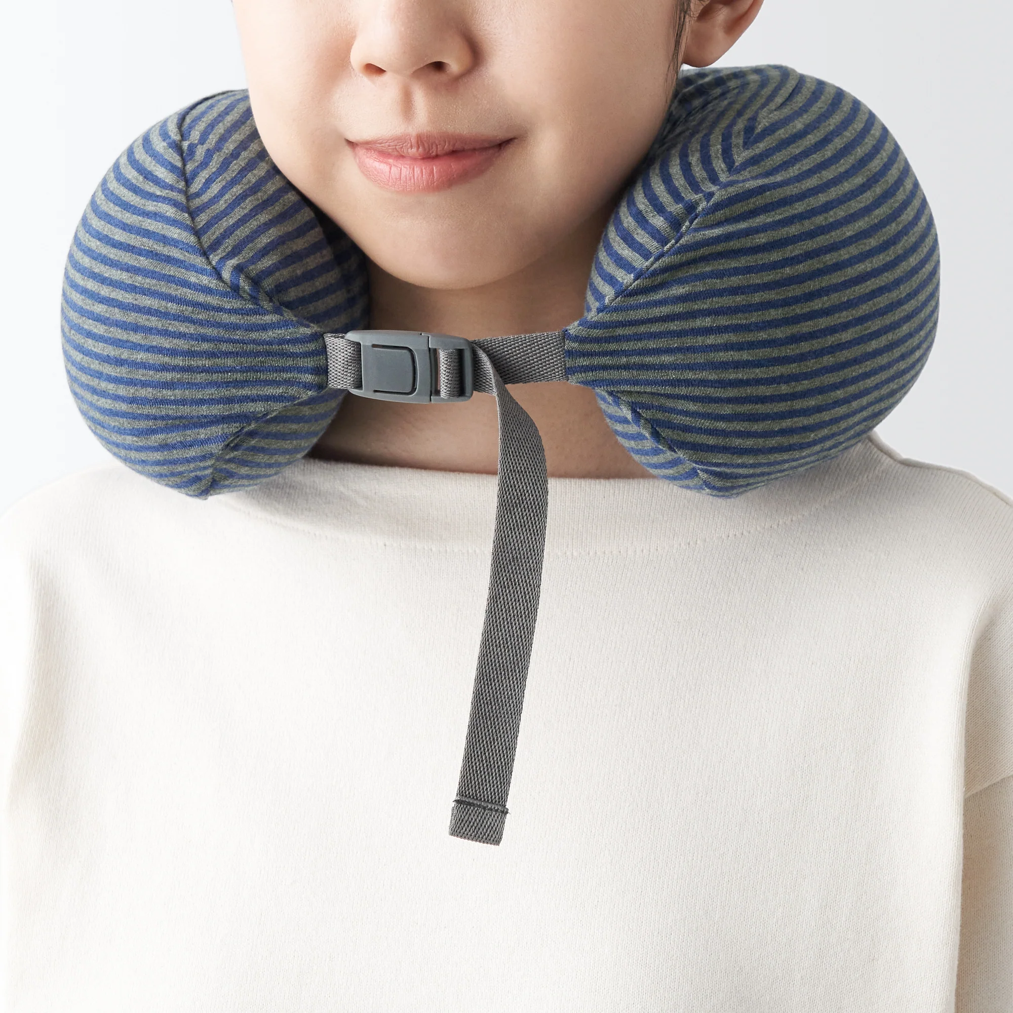 Fitting Neck Cushion - Image 6
