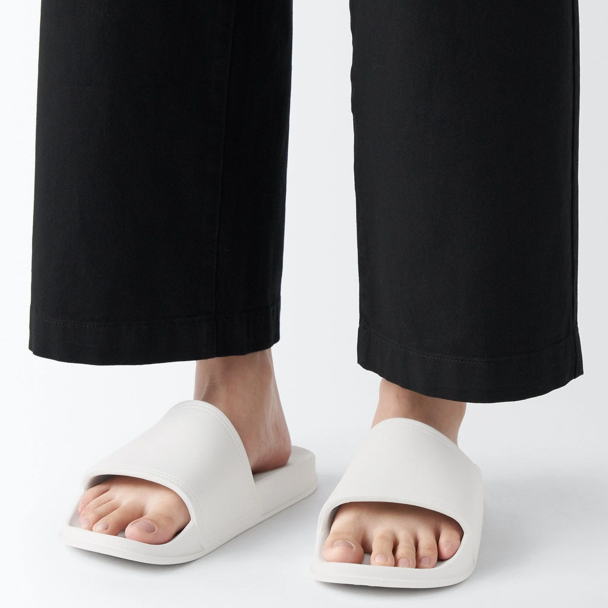 Foot-Shaped Sandals - Image 16
