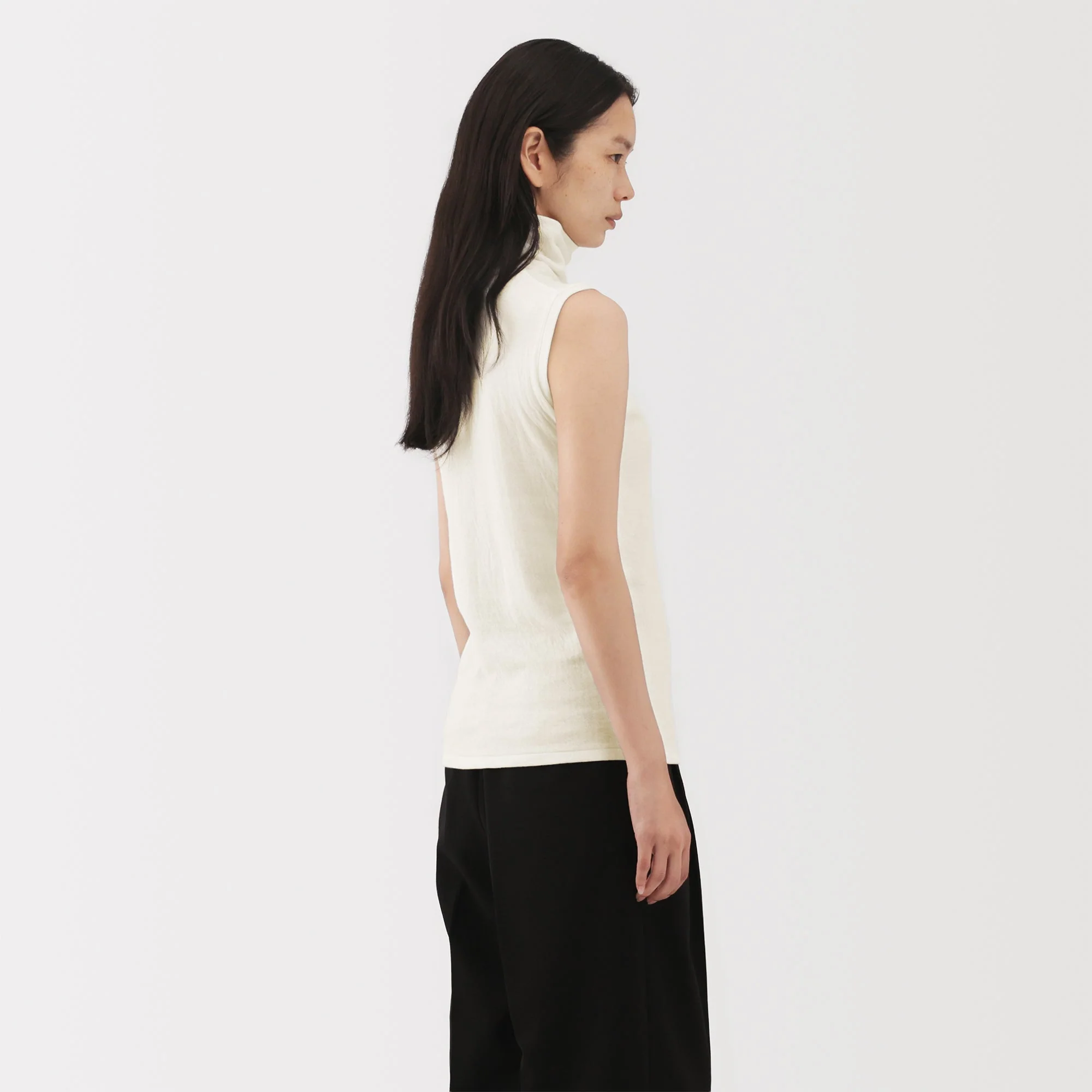 Labo Cotton Cashmere Turtleneck T-Shirt - Image 14