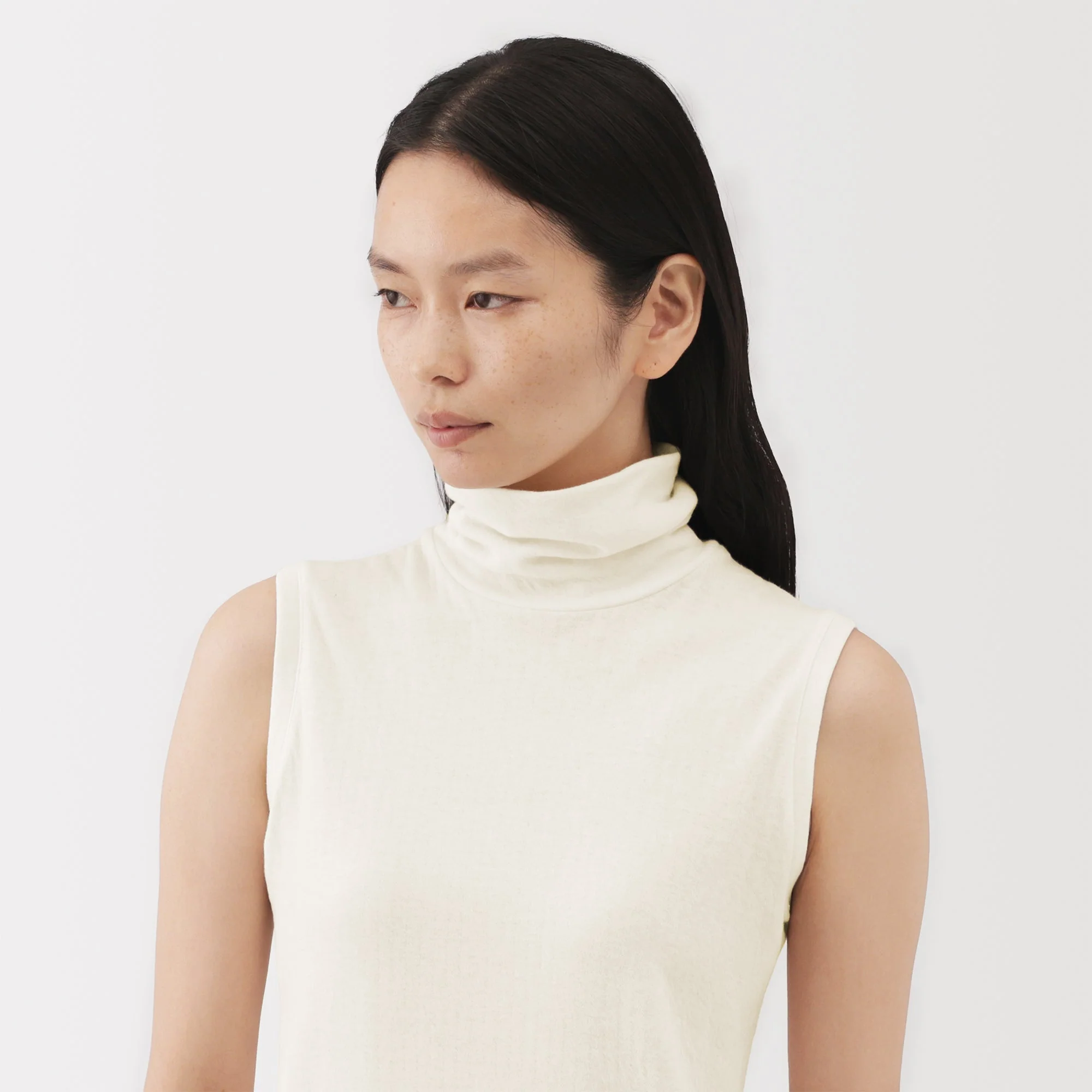 Labo Cotton Cashmere Turtleneck T-Shirt - Image 17