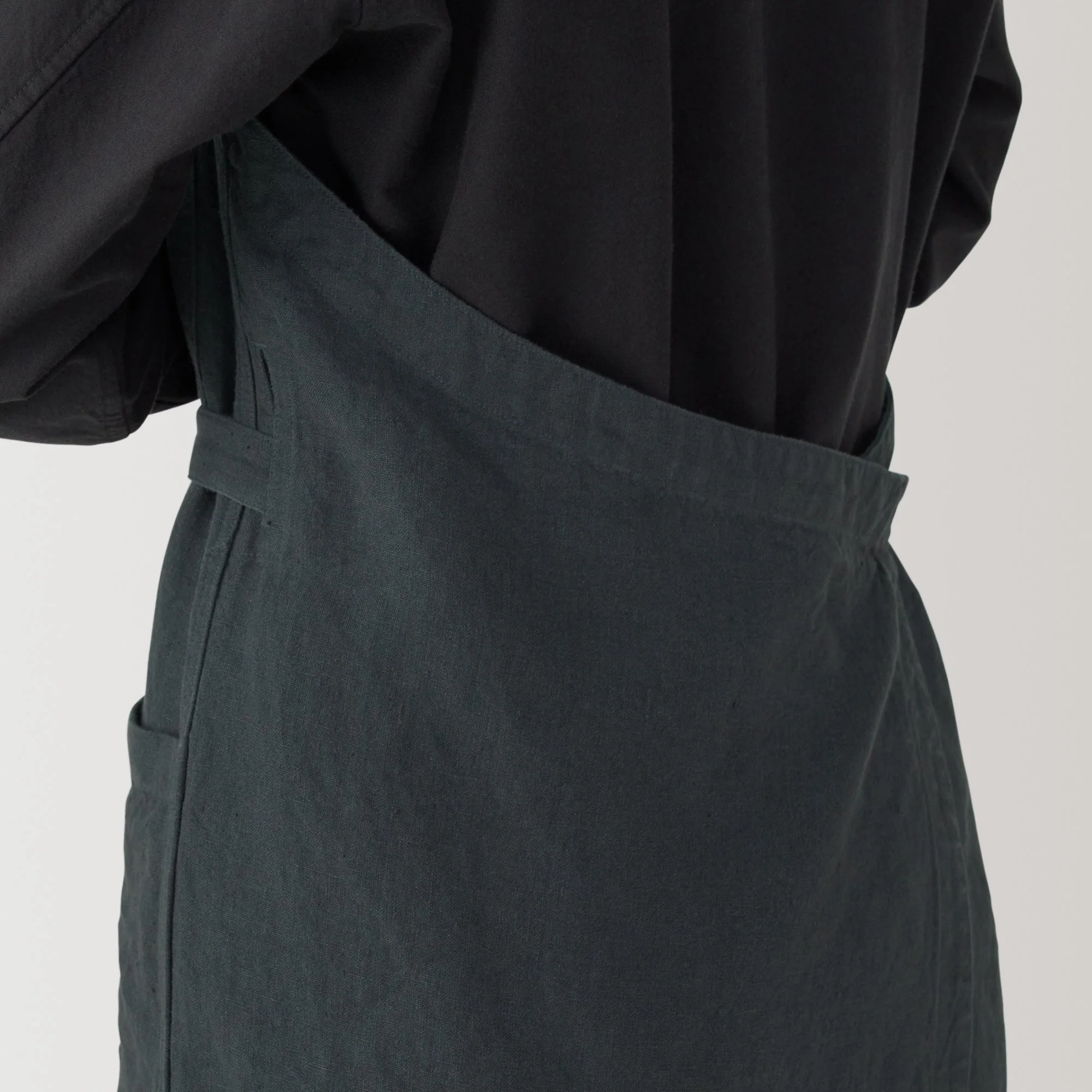 Labo Linen Work Apron - Image 9
