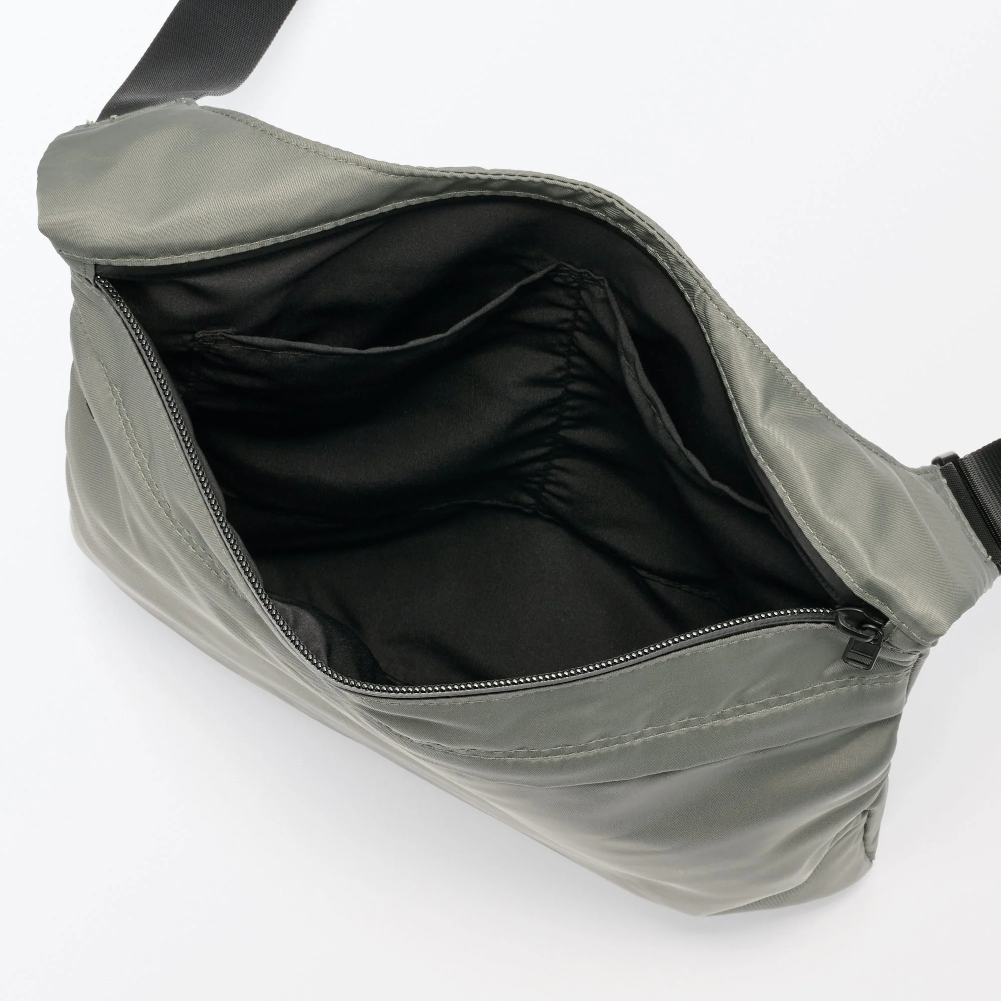 Labo Nylon Shoulder Bag - Image 4