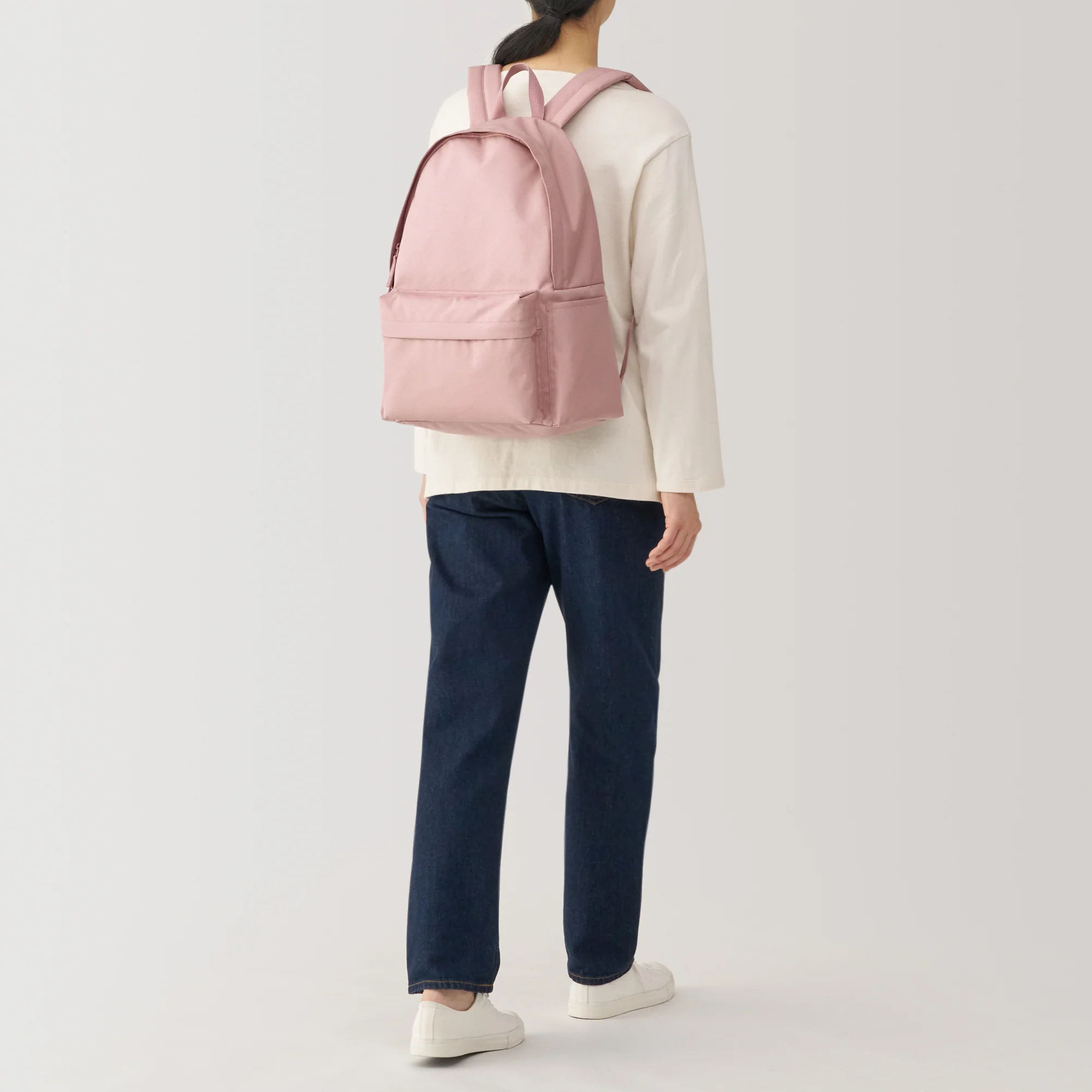 Less Tiring Water Repellent Backpack - Image 3