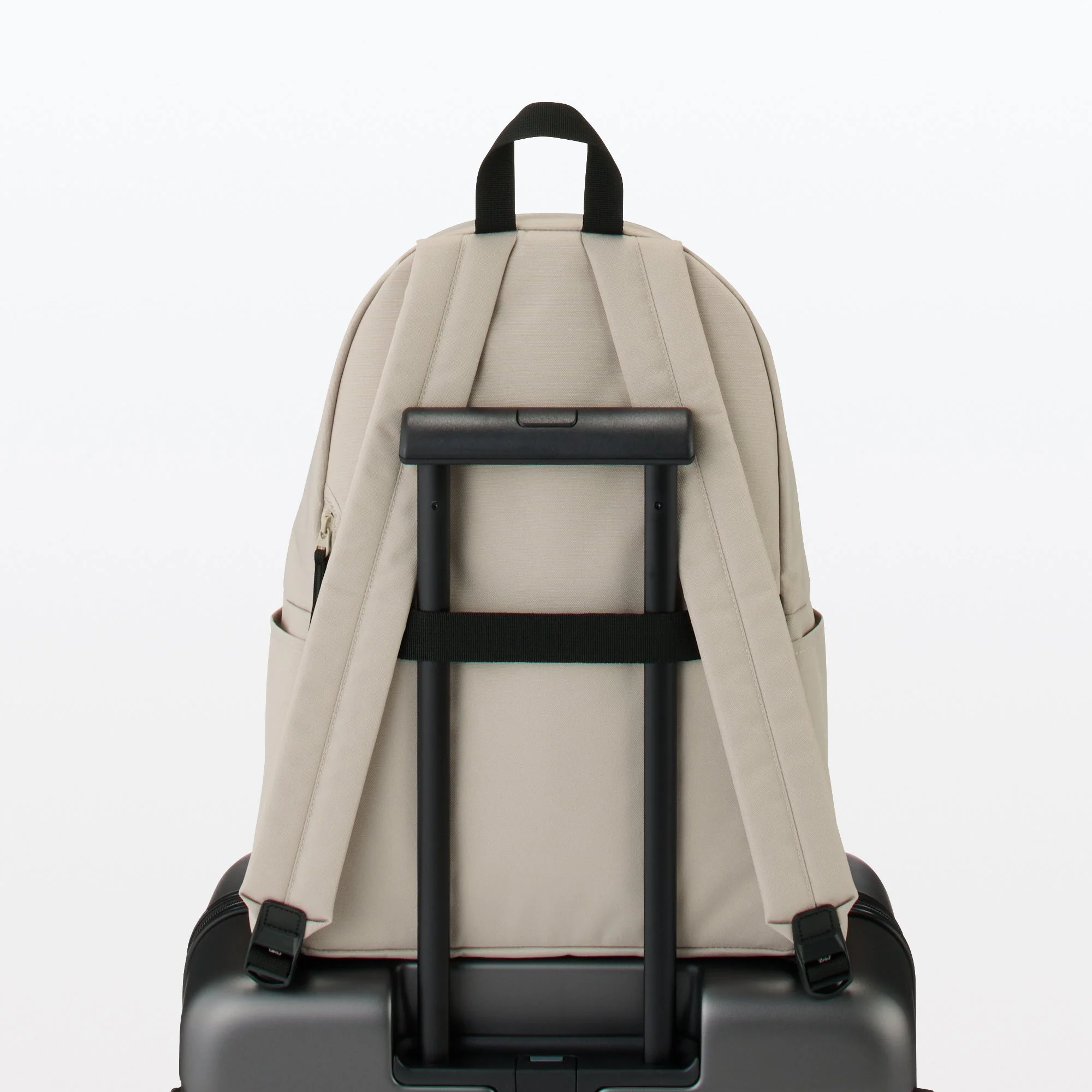 Less Tiring Water Repellent Backpack - Image 13