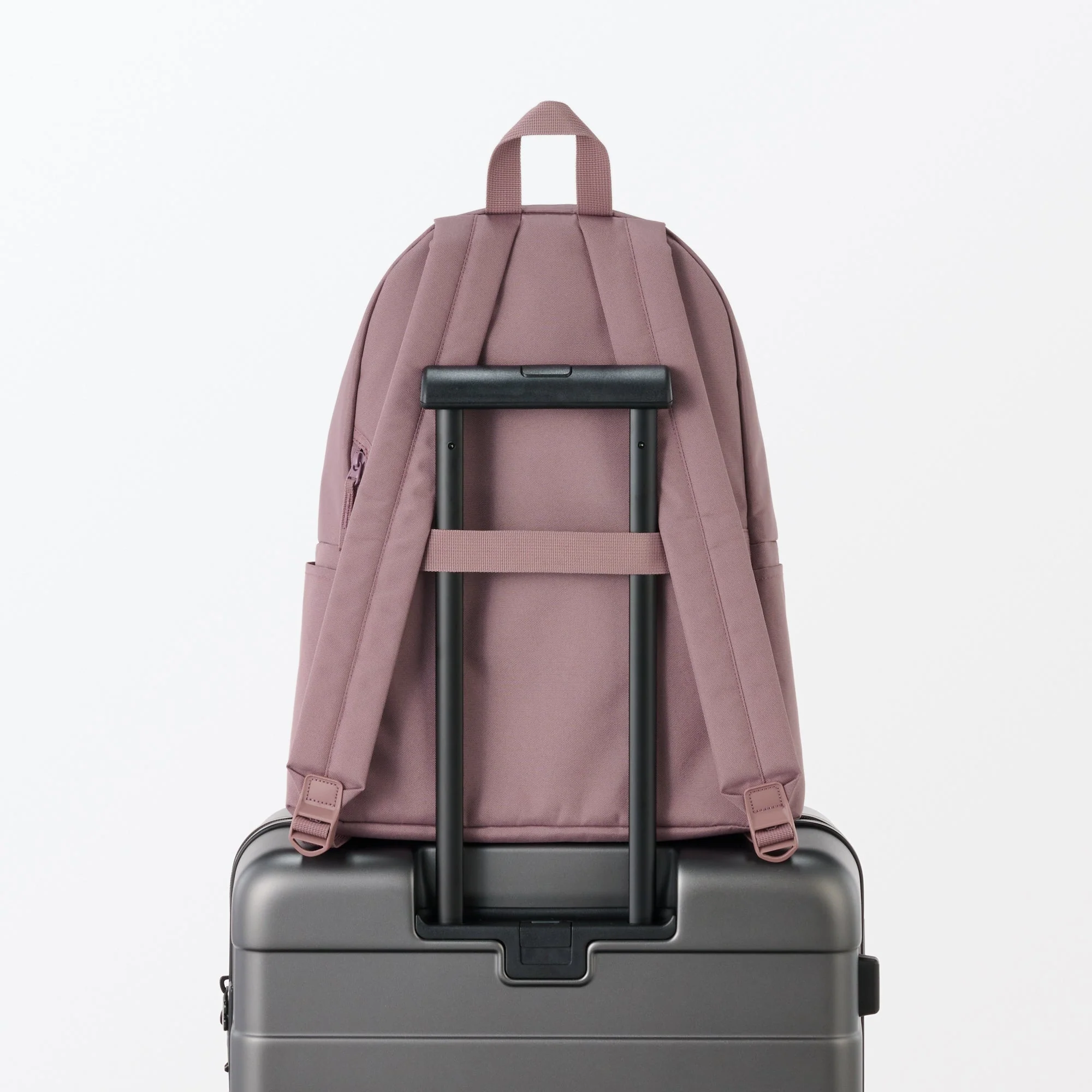 Less Tiring Water Repellent Backpack - Image 15