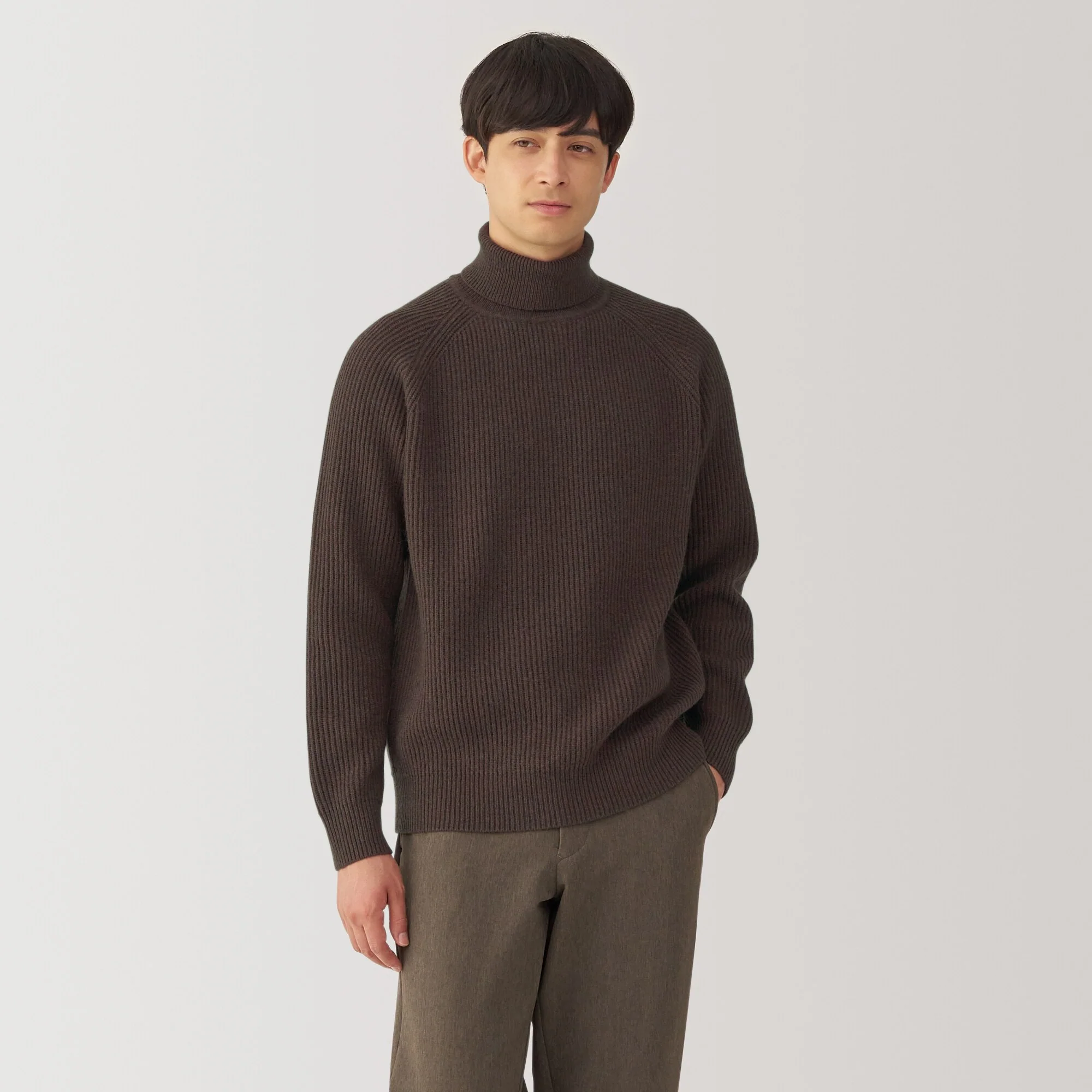 Men's Yak Wool Ribbed Turtleneck Sweater
