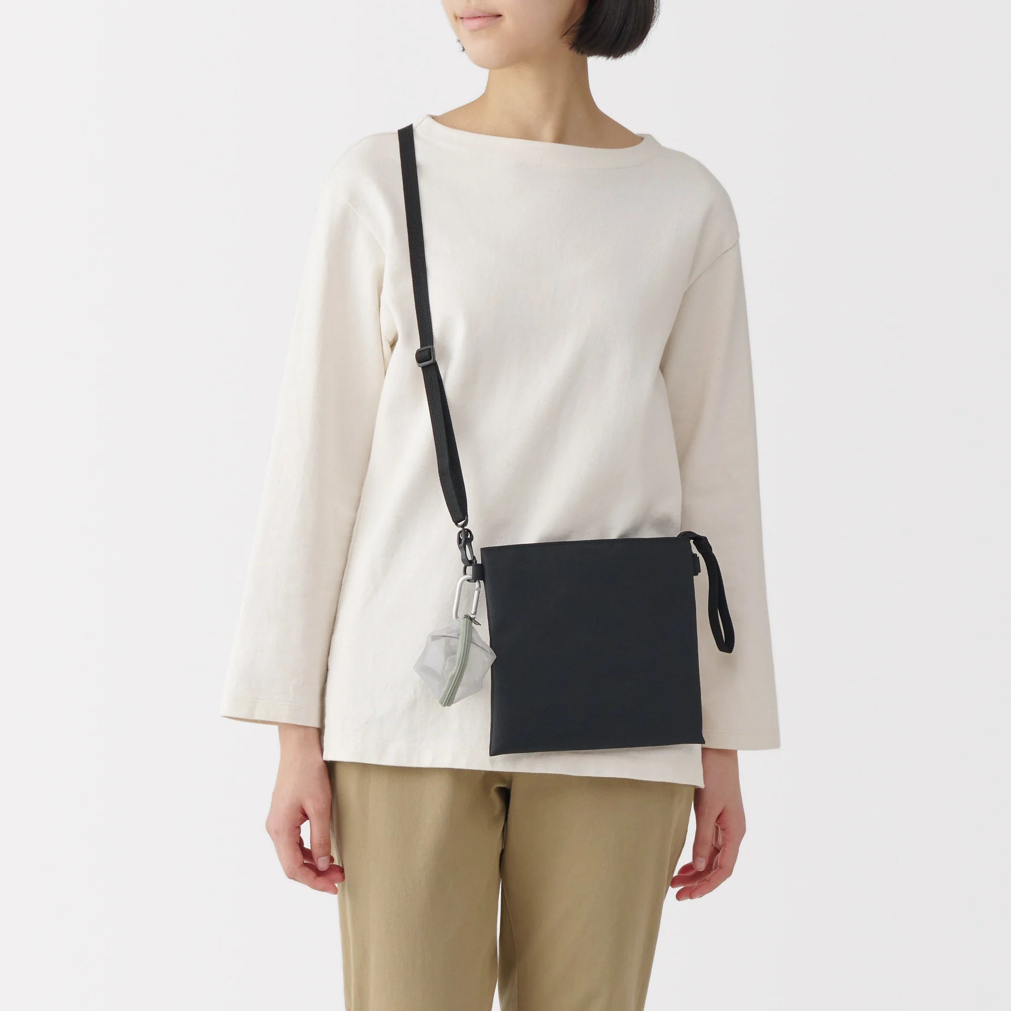 Nylon Mesh Compact Pouch - Image 15