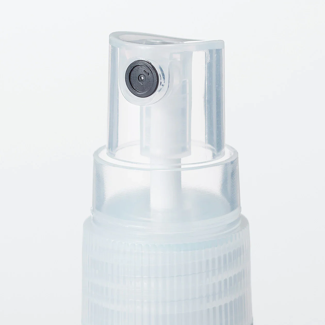 Polyethylene Petit Spray Bottle - Image 3