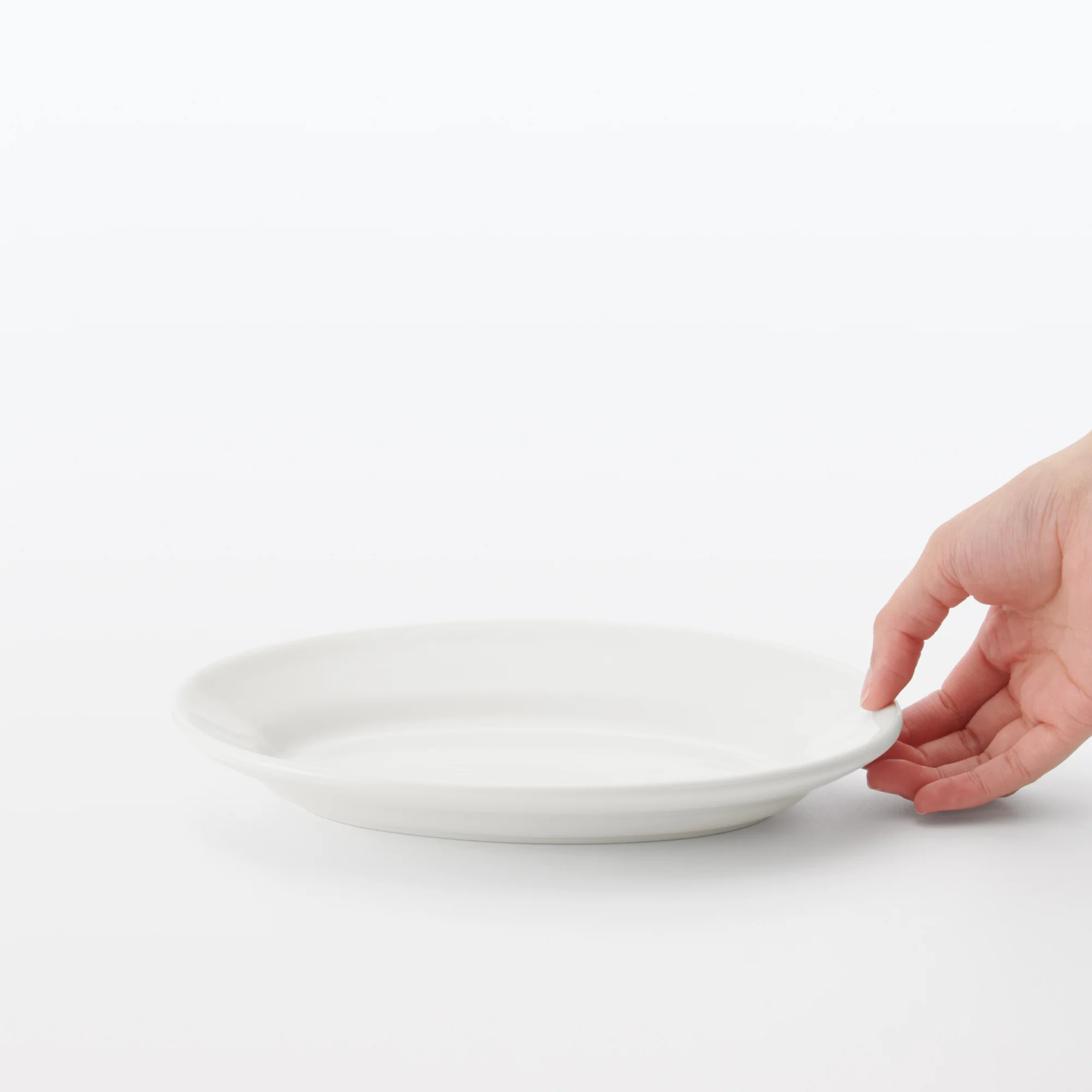 Porcelain Rimmed Oval Plate Medium - White - Image 6