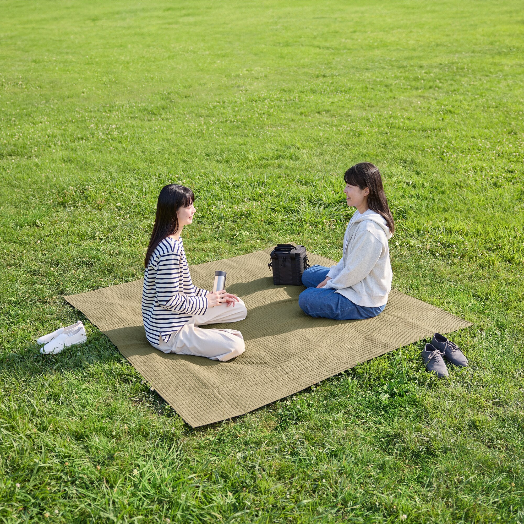 Quilted Picnic Blanket (180 x 180 cm) - Image 8
