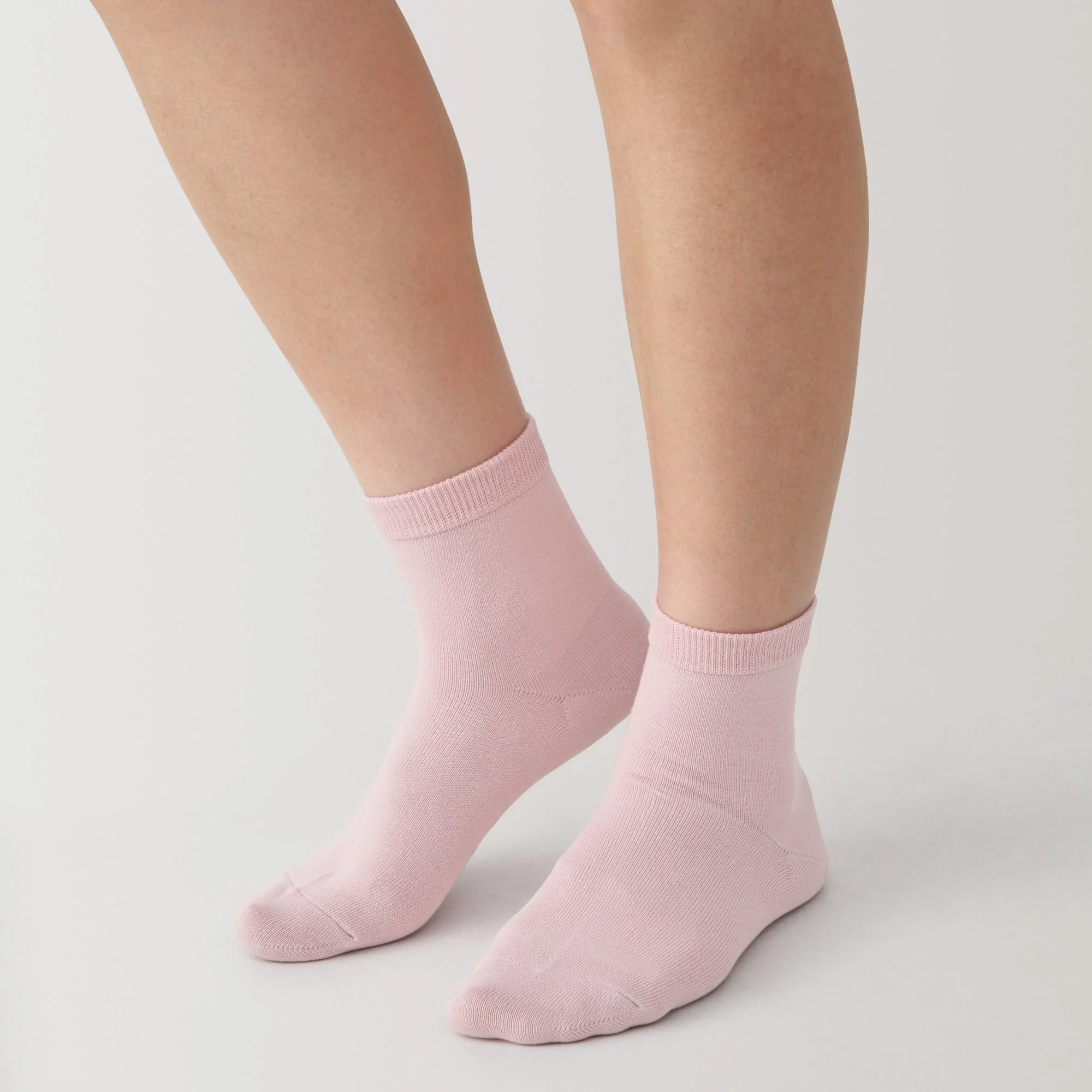 Right Angle Loose Top Short Socks - Image 10