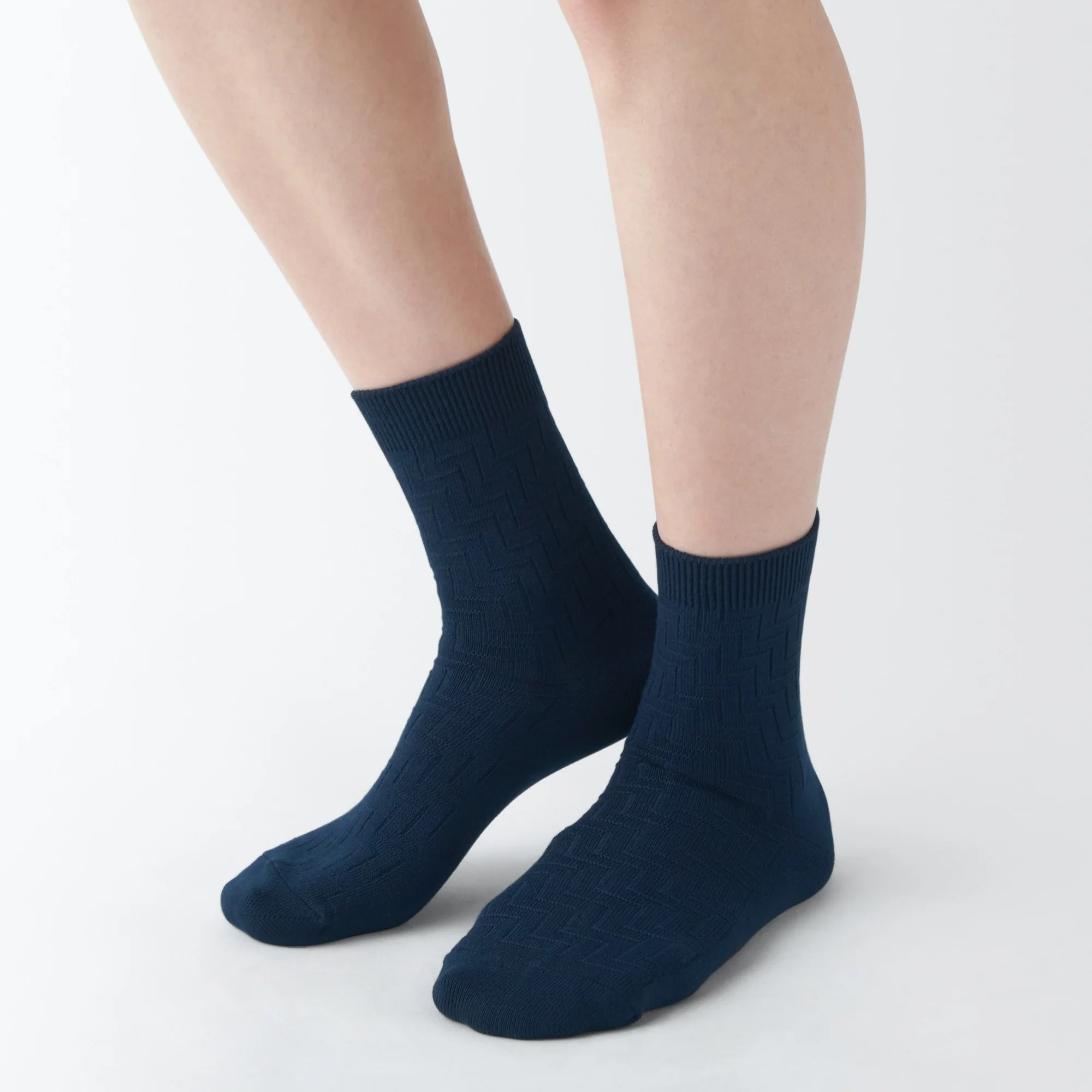 Right Angle Loose Top Pattern Short Socks - Image 13