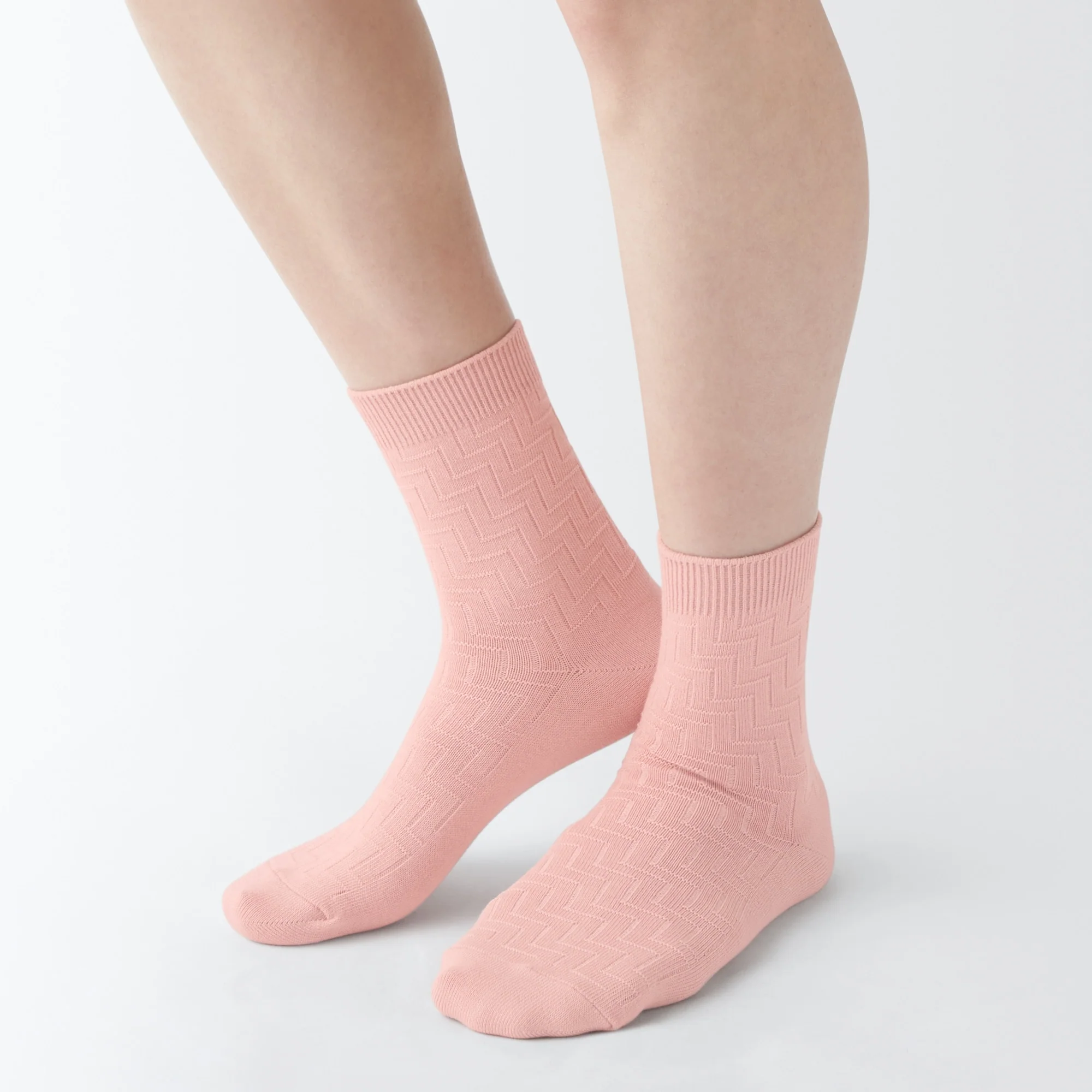 Right Angle Loose Top Pattern Short Socks - Image 3