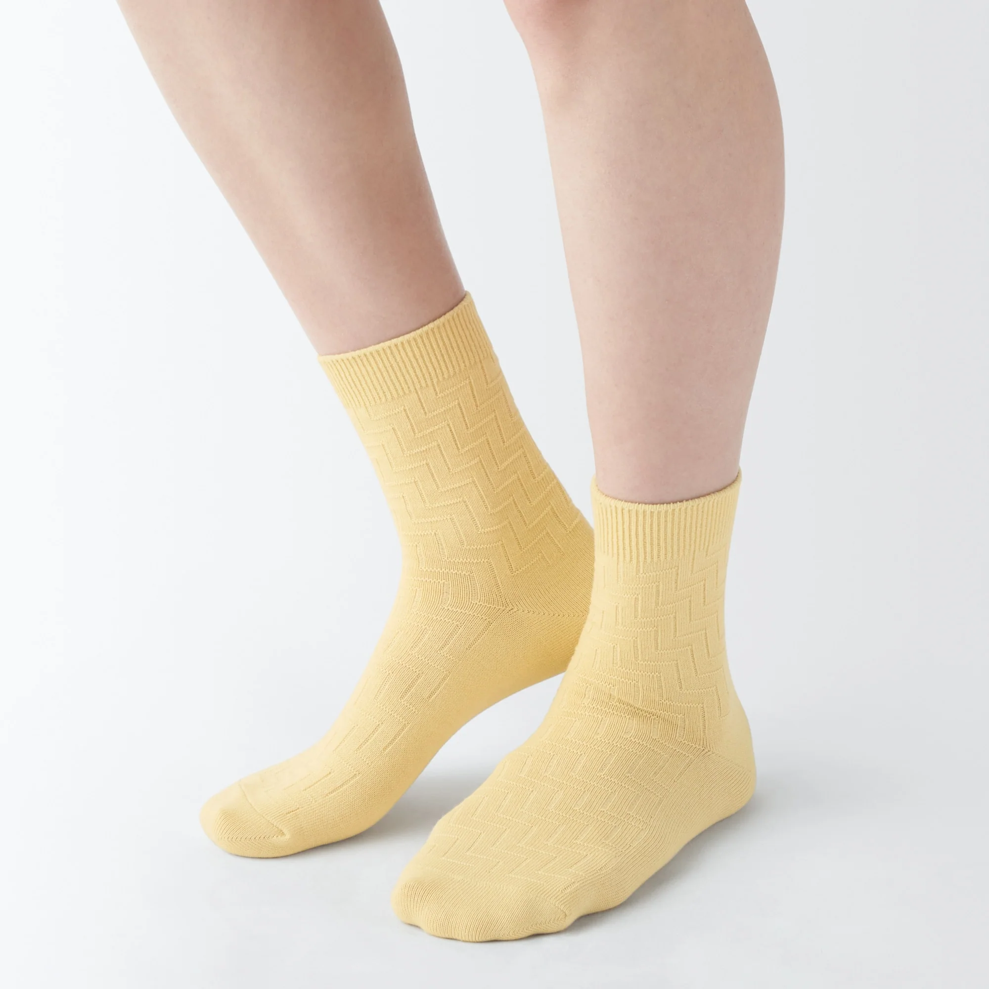 Right Angle Loose Top Pattern Short Socks - Image 5