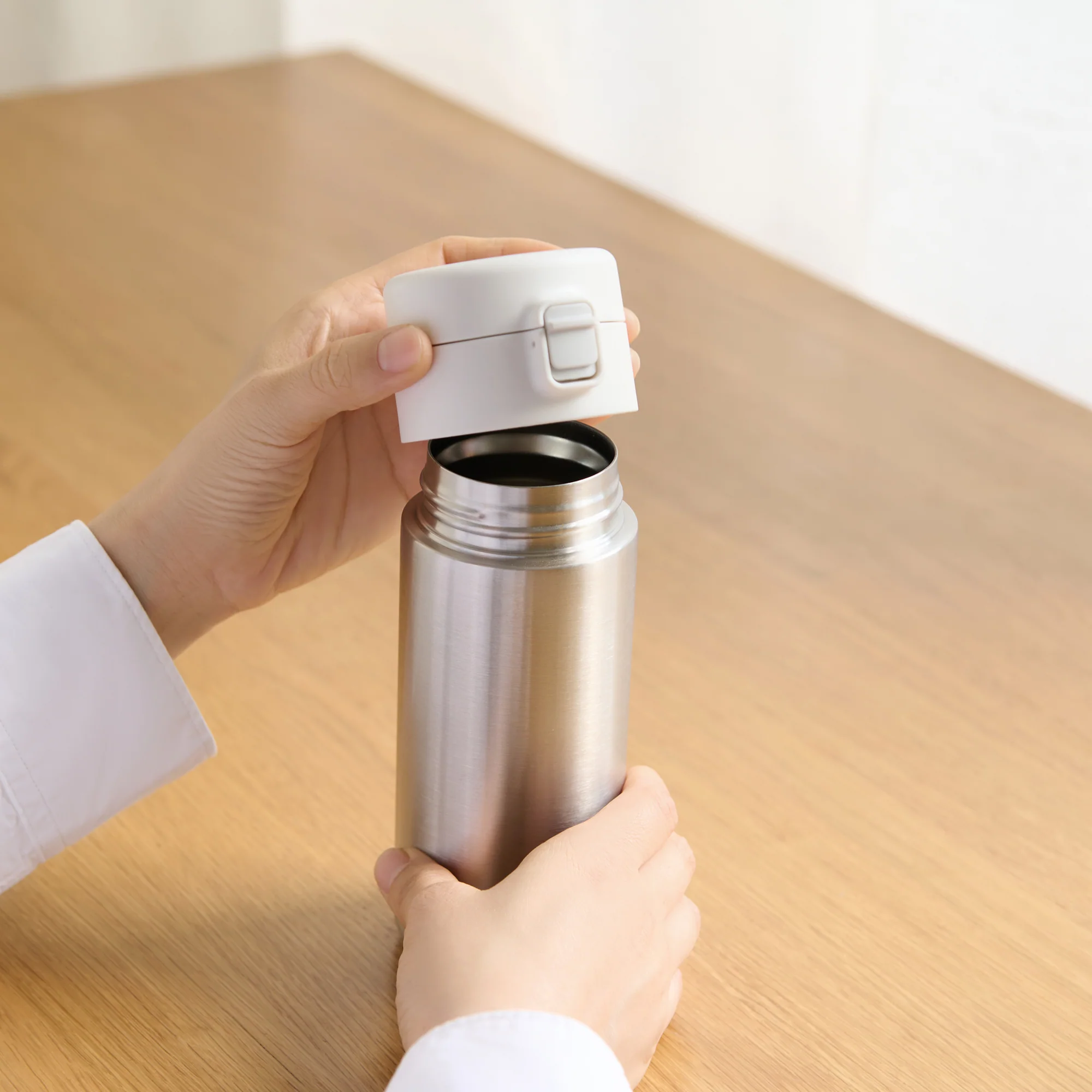 Stainless Steel Heat & Cold Retaining Mug - 350 ml - Image 5