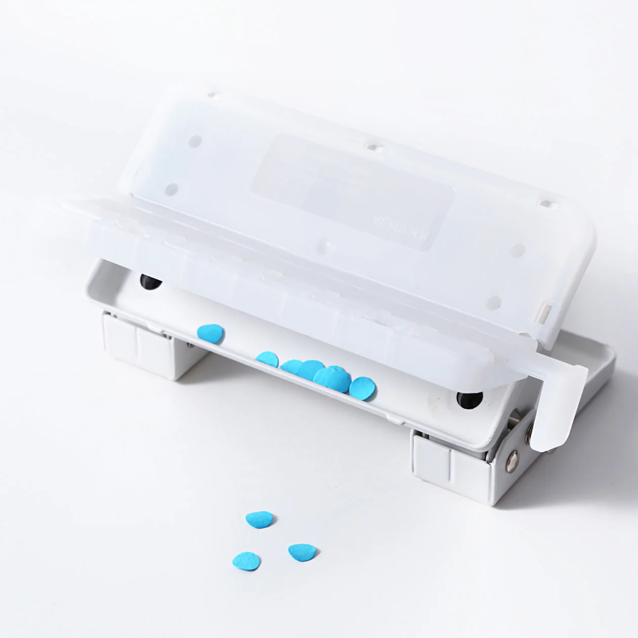 Steel 2-Hole Puncher - Image 4