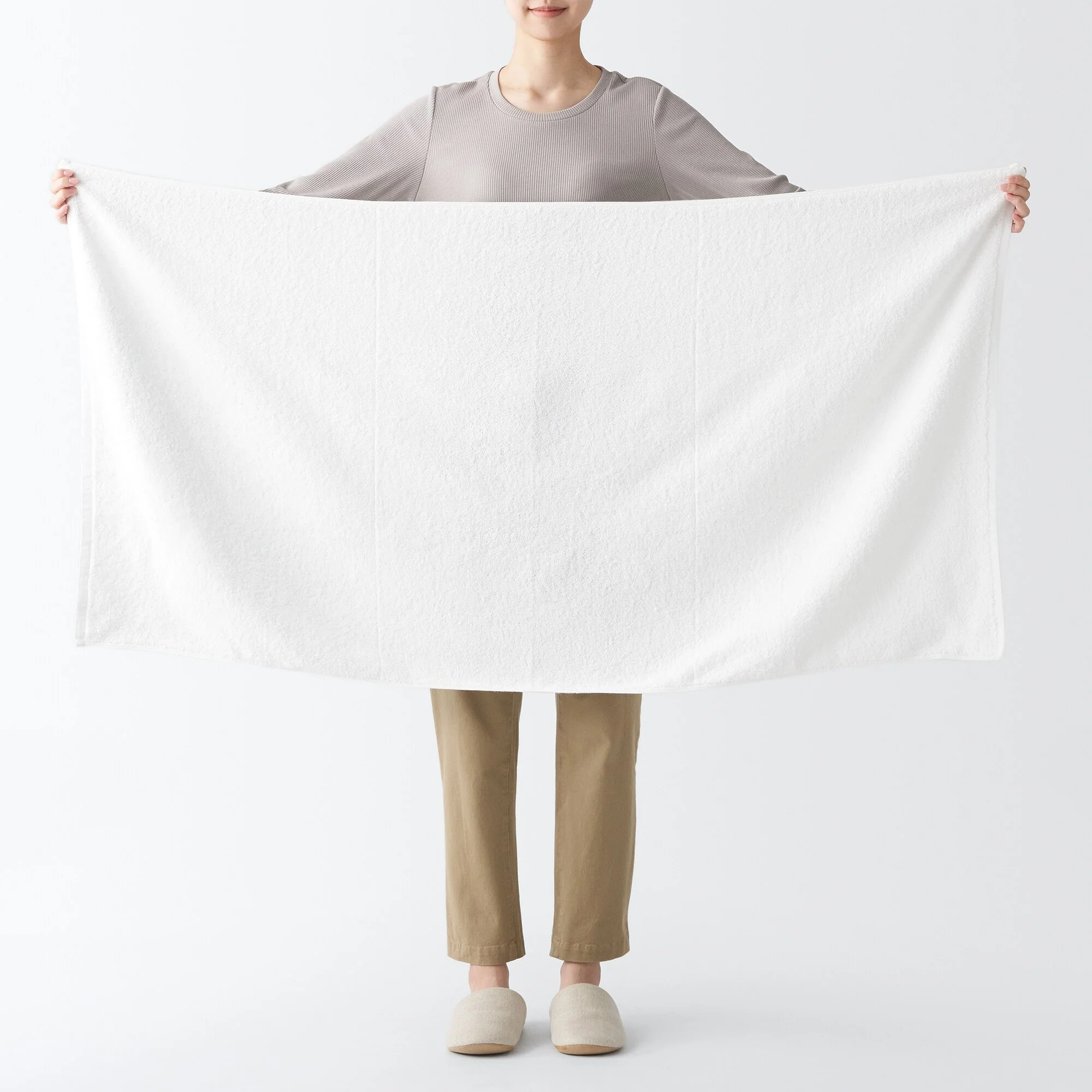 Thick Pile Bath Towel - Image 15