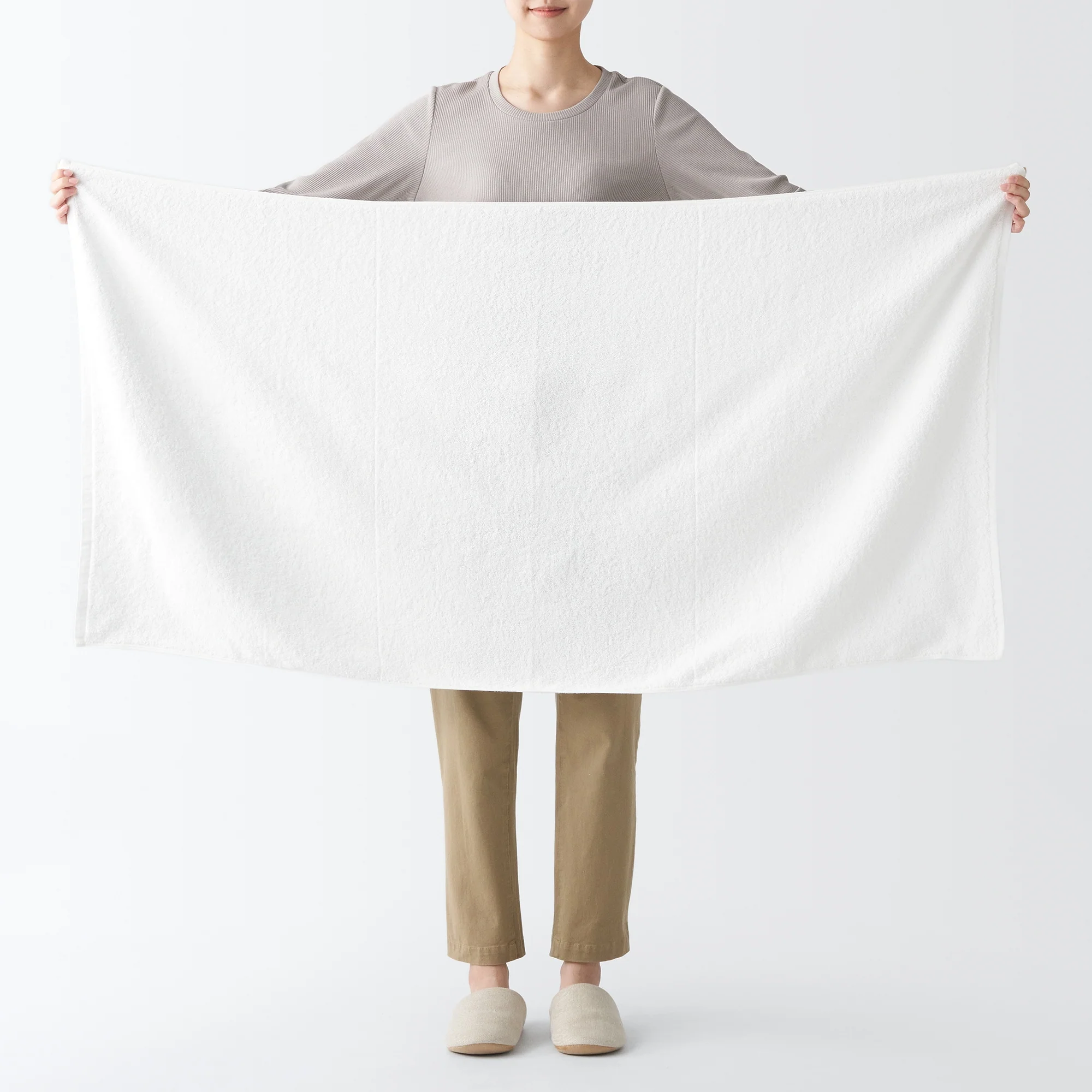 Twin Pile Bath Towel with Loop - Image 10