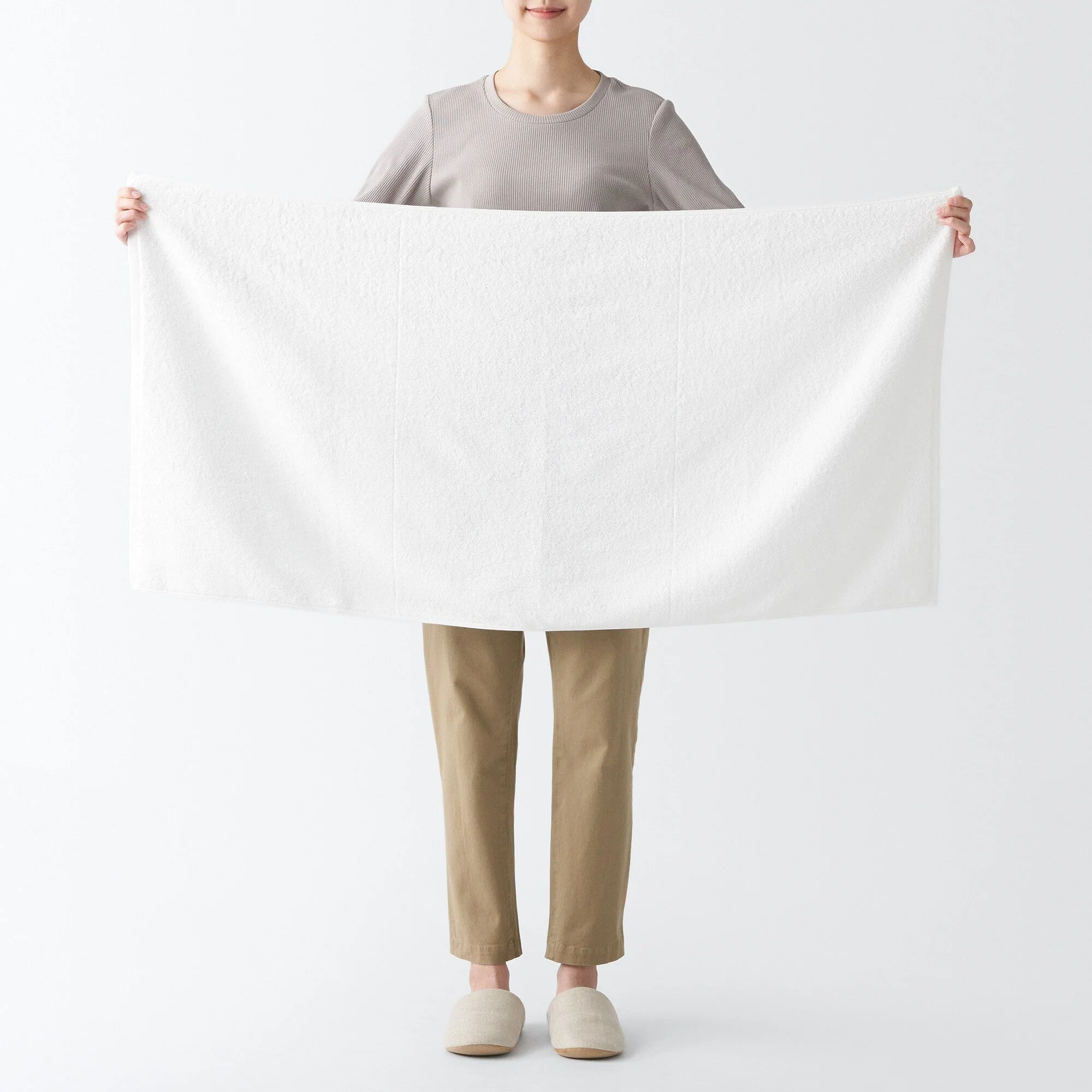Twin Pile Small Bath Towel with Loop - Image 10