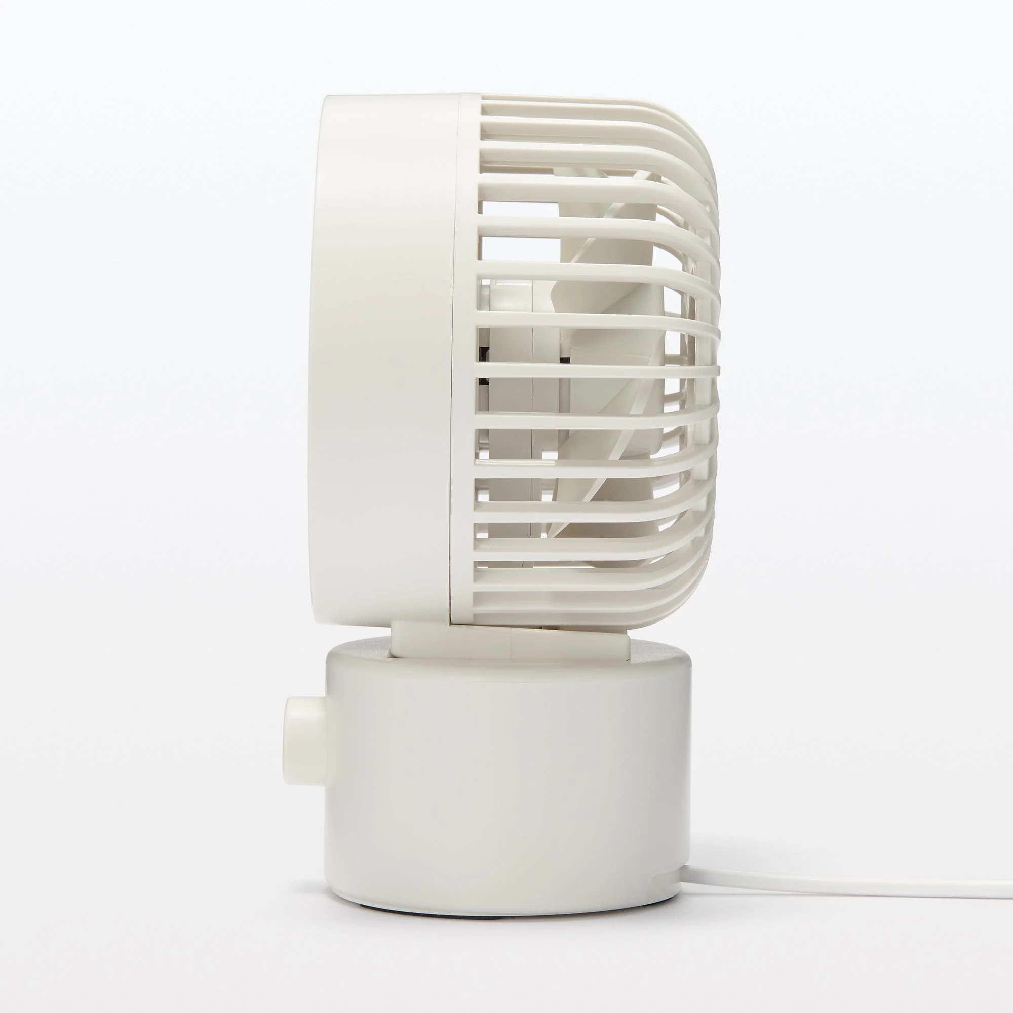 USB Desk Fan with Oscillation - Image 4