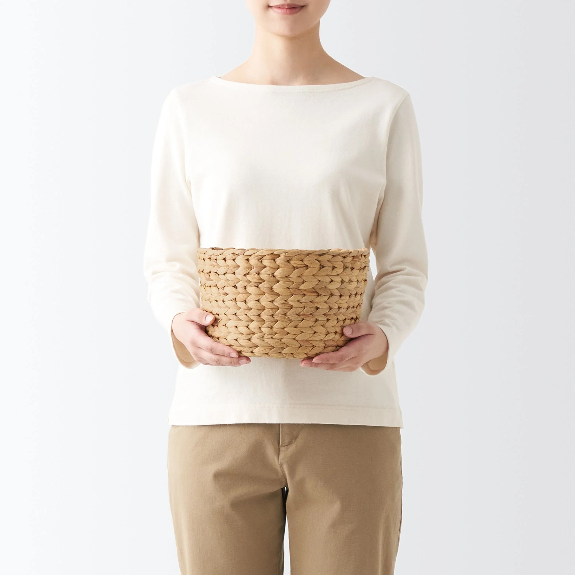 Water Hyacinth Basket - Round - Shallow Dia. 25 x H16 cm - Image 2
