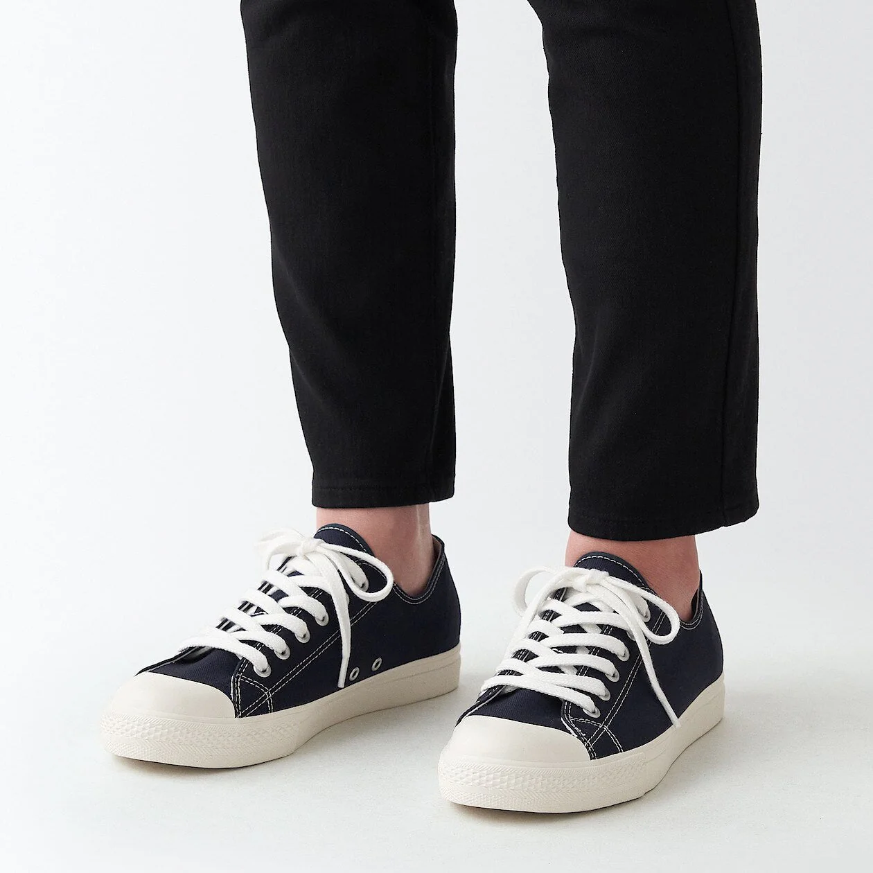 Water Repellent Cushioned Sneakers with Laces Navy - Image 4