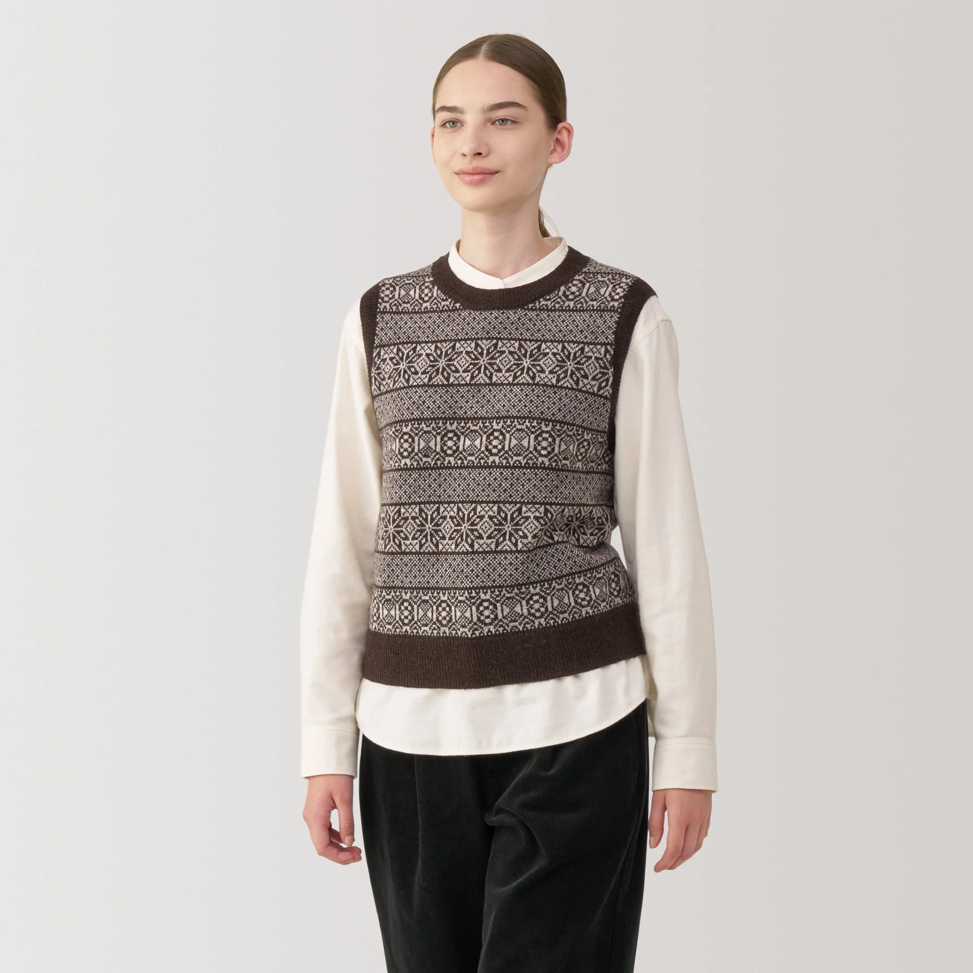 Women's Andes Wool Jacquard Pattern Vest - Image 17