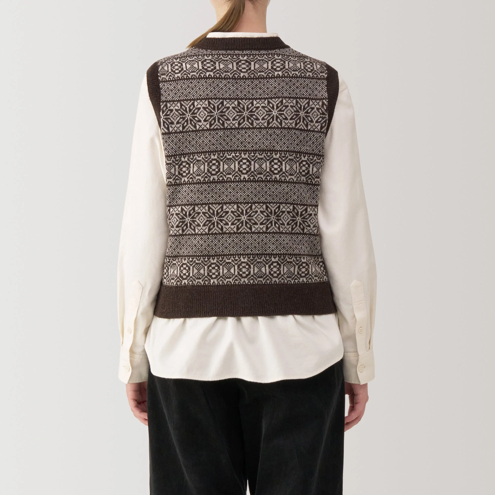 Women's Andes Wool Jacquard Pattern Vest - Image 20