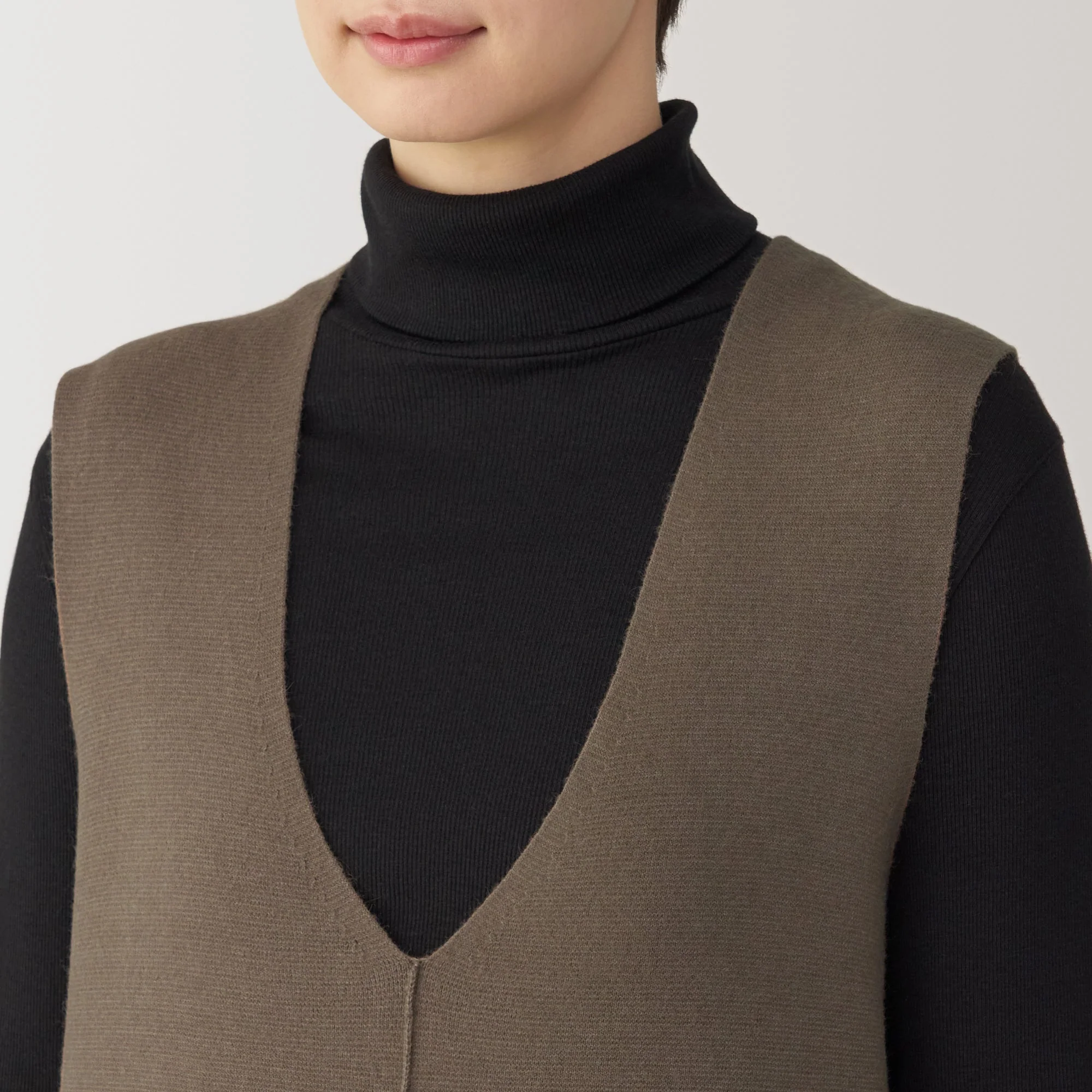 Women's Washable Milano Ribbed Long Vest - Image 21