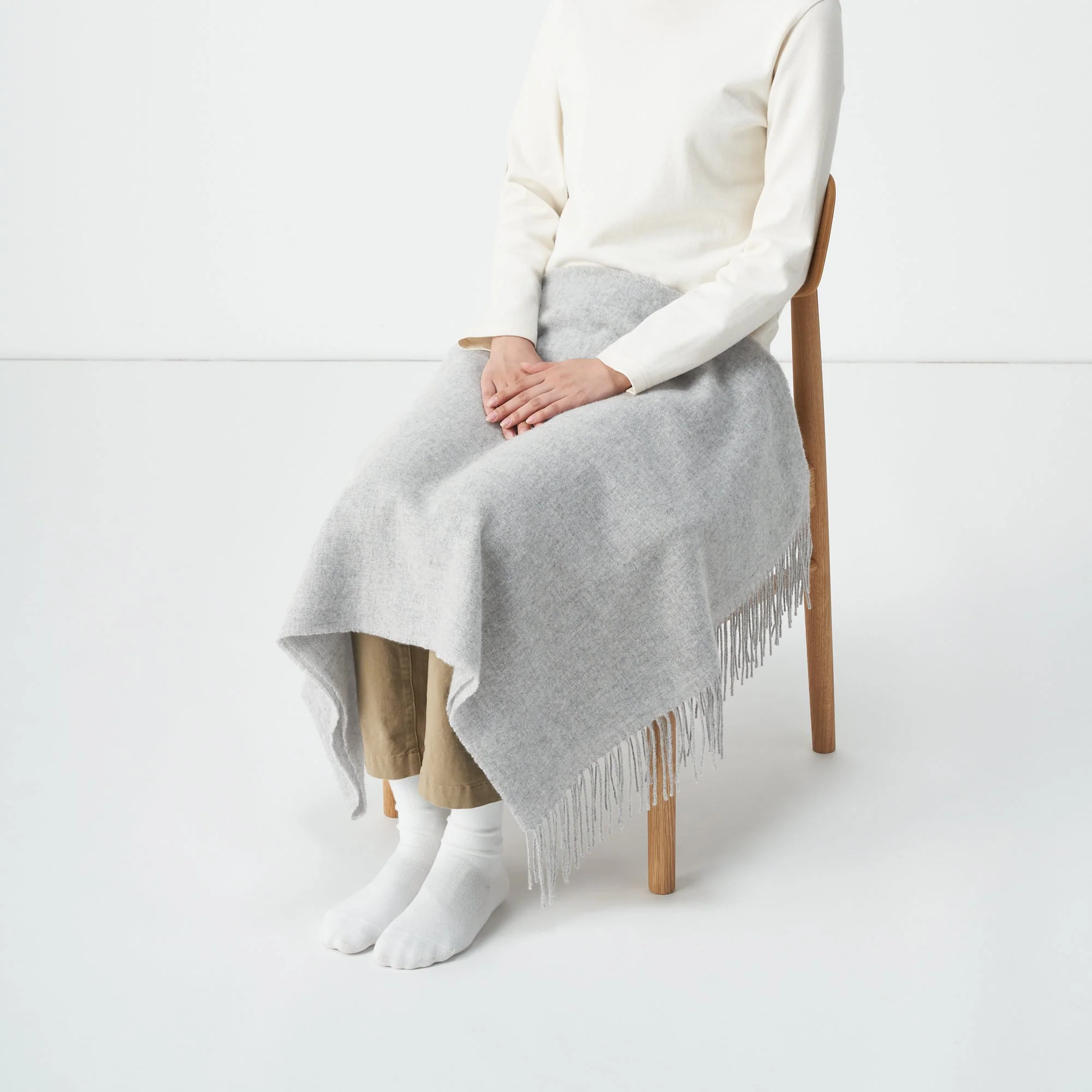Wool 2-way Large Stole - Image 18