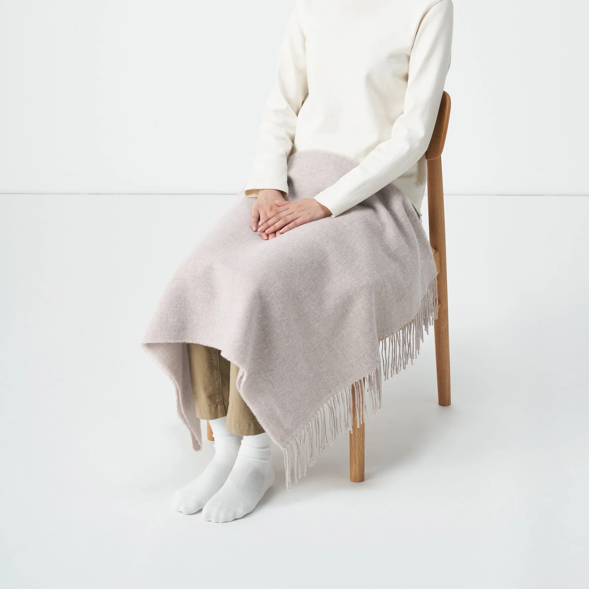 Wool 2-way Large Stole - Image 9